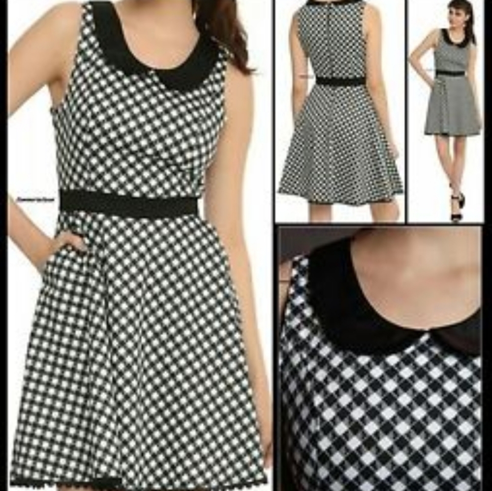 Orphan black dress with pockets